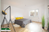 geräumiges Schlafzimmer - 2 Zimmer Wohnung mit Balkon- in 2021 umfangreich saniert- in zentraler Lage von Lüneburg