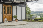 Hauseingang mit Blick ins Grüne - Exklusives EFH mit modernster Technik und ELW in Remscheid!
