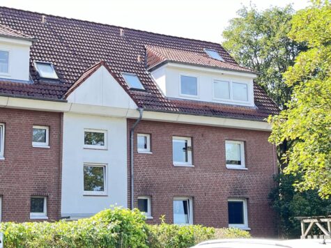 Ruhig und grün gelegene 2 Zi-Wohnung mit kleinem Süd-Balkon und Garage, 24576 Bad Bramstedt, Etagenwohnung