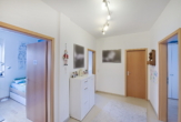 Flur oben - Wunderschöne Maisonettewohnung mit Garten in kernsaniertem Haus!