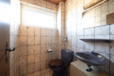 WC - Schöne und gepflegte ETW mit großem Sonnenbalkon und inklusive Garage in bevorzugter Lage von Wald