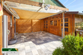 Überdachte Terrasse mit Gartenhaus - Doppelhaushälfte im Stil einer modernen Stadtvilla mit TOP Energieeffizienz