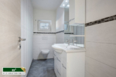 Gäste WC - Doppelhaushälfte im Stil einer modernen Stadtvilla mit TOP Energieeffizienz
